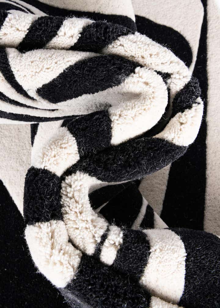 5' 1 x 8' Vortex Wool Rug