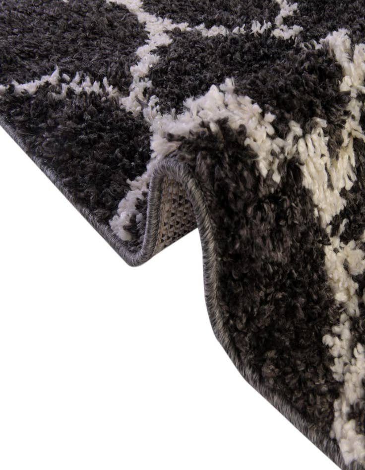 Detail image of 3' 3 x 3' 3 Athena Shag Round Rug