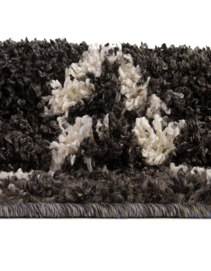 Detail image of 3' 3 x 3' 3 Athena Shag Round Rug