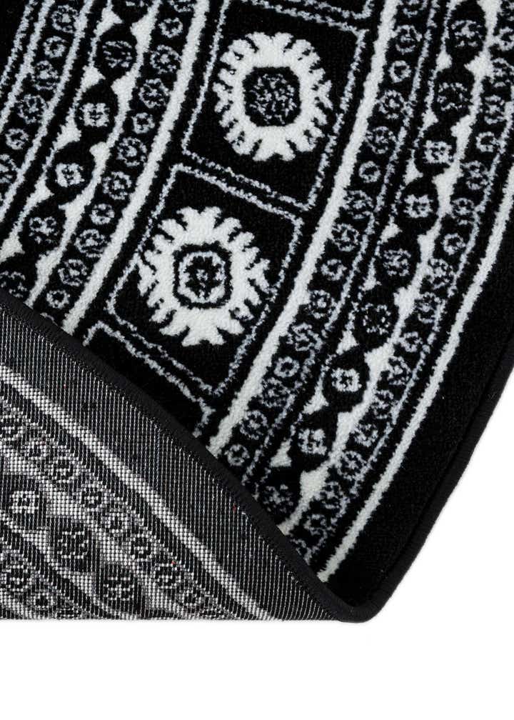 7' 10 x 7' 10 Bokhara Round Rug