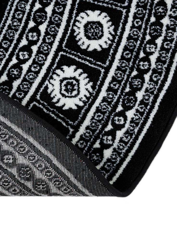 Detail image of 7' 10 x 7' 10 Bokhara Round Rug