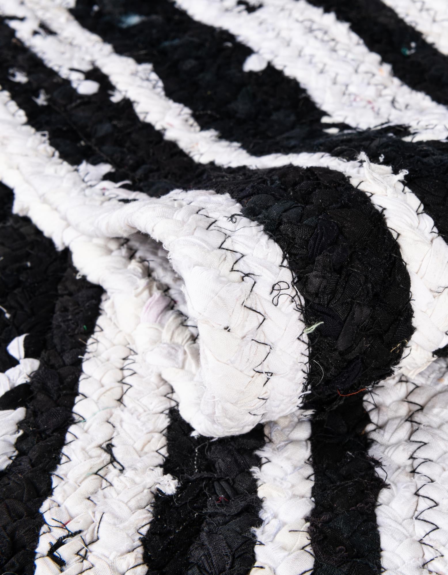3' 3 x 3' 3 Handmade Braided Chindi Round Rug