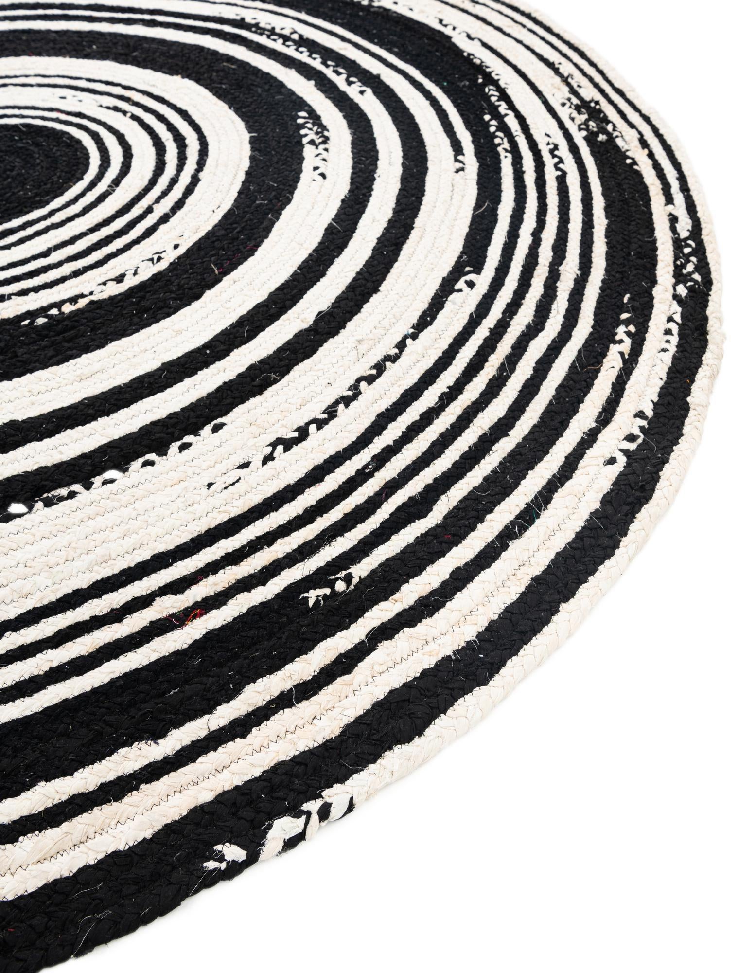 3' 3 x 3' 3 Handmade Braided Chindi Round Rug