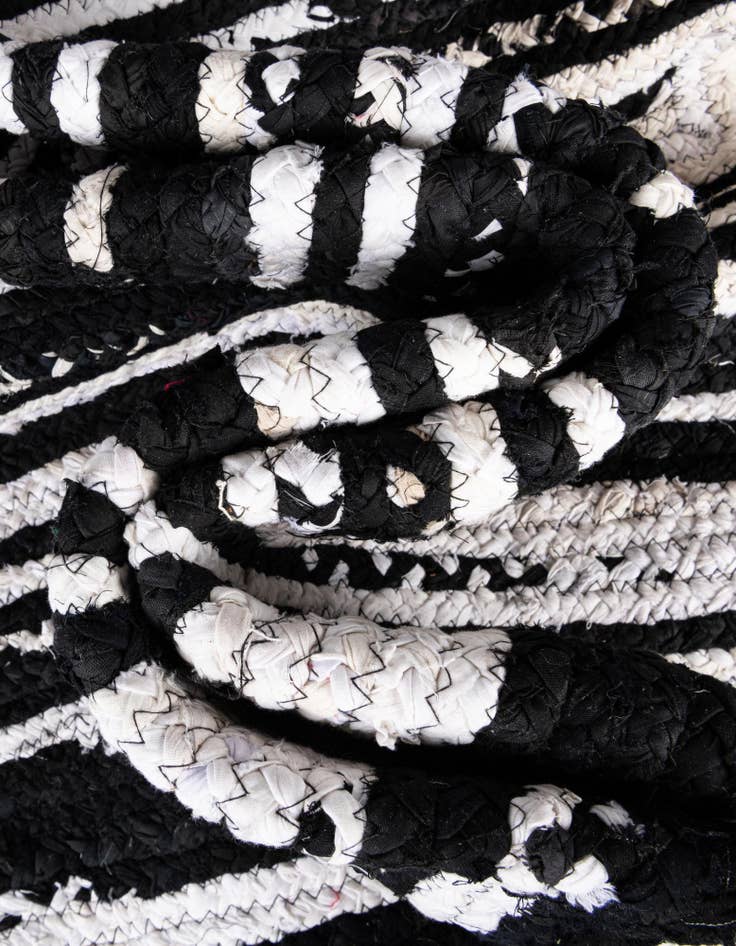 Detail image of 3' 3 x 3' 3  Hand Braided Chindi Round Rug