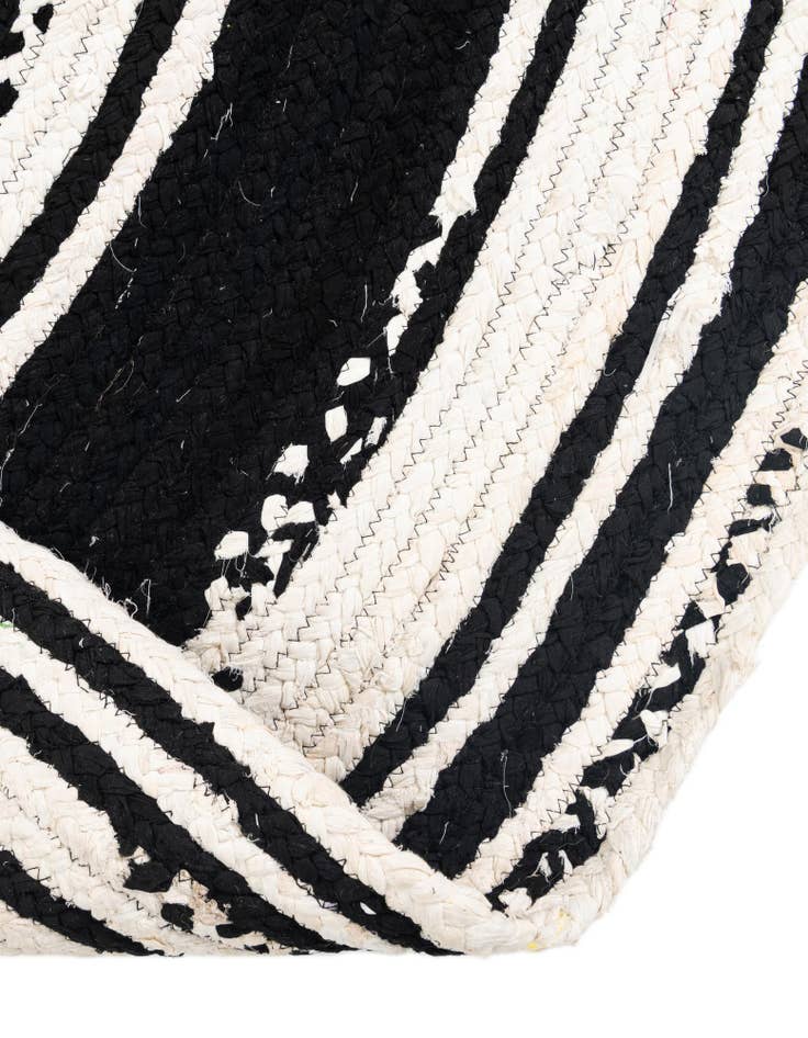 Detail image of 3' 3 x 3' 3  Hand Braided Chindi Round Rug