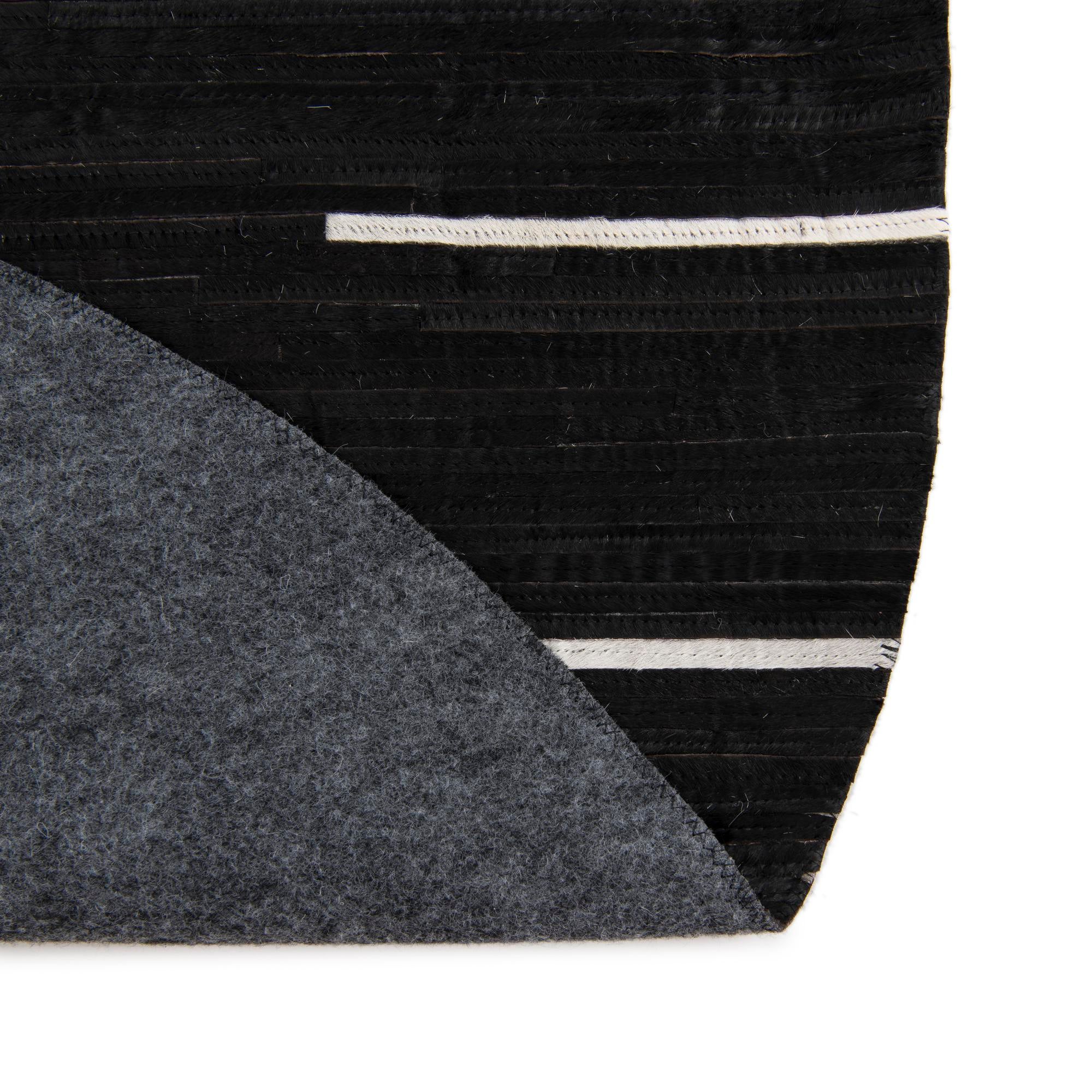 7' 10 x 7' 10 Cowhide Leather Round Rug