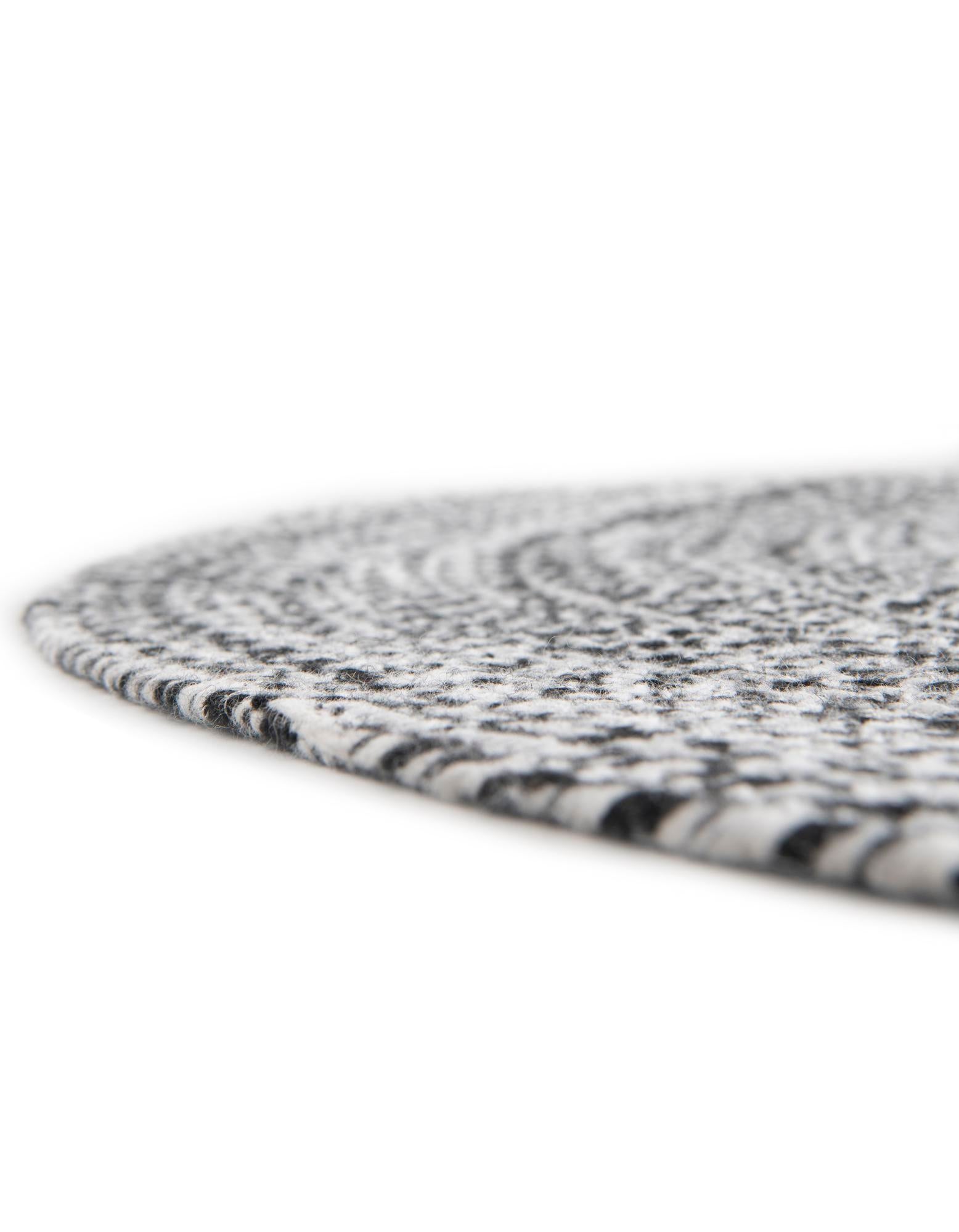 3' 3 x 3' 3 Easy-Clean Eco Verse Washable Indoor / Outdoor Round Rug
