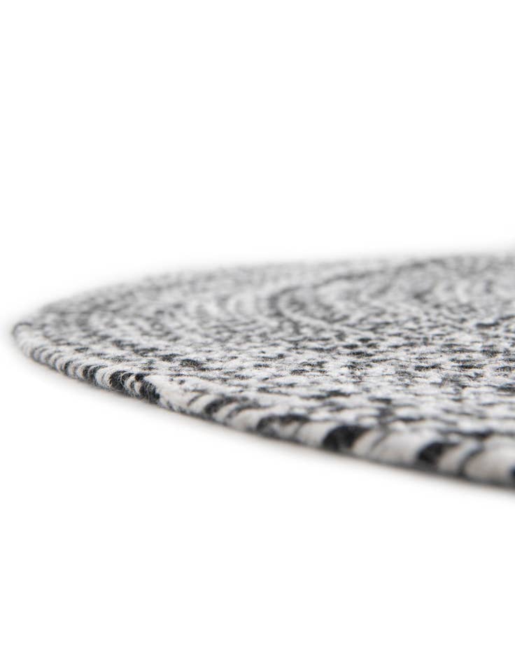 Detail image of 3' 3 x 3' 3  Hand Woven Eco Verse   Washable Indoor / Outdoor Round Rug
