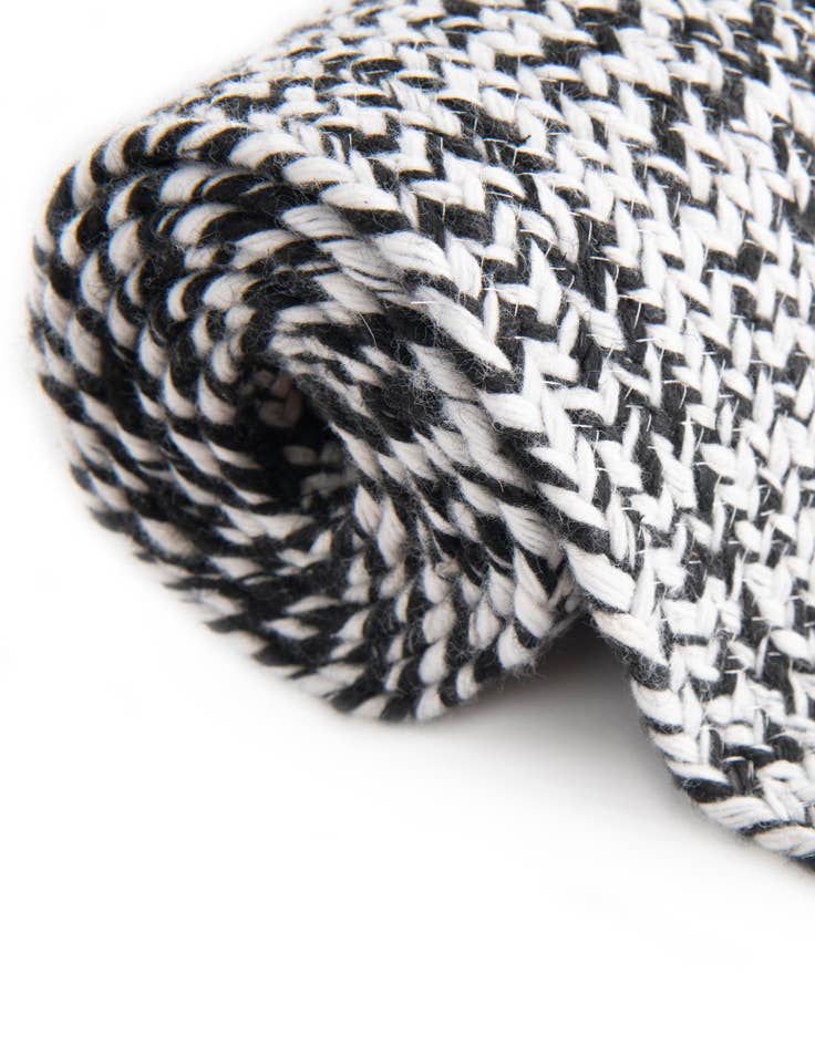 Detail image of 3' 3 x 3' 3  Hand Woven Eco Verse   Washable Indoor / Outdoor Round Rug