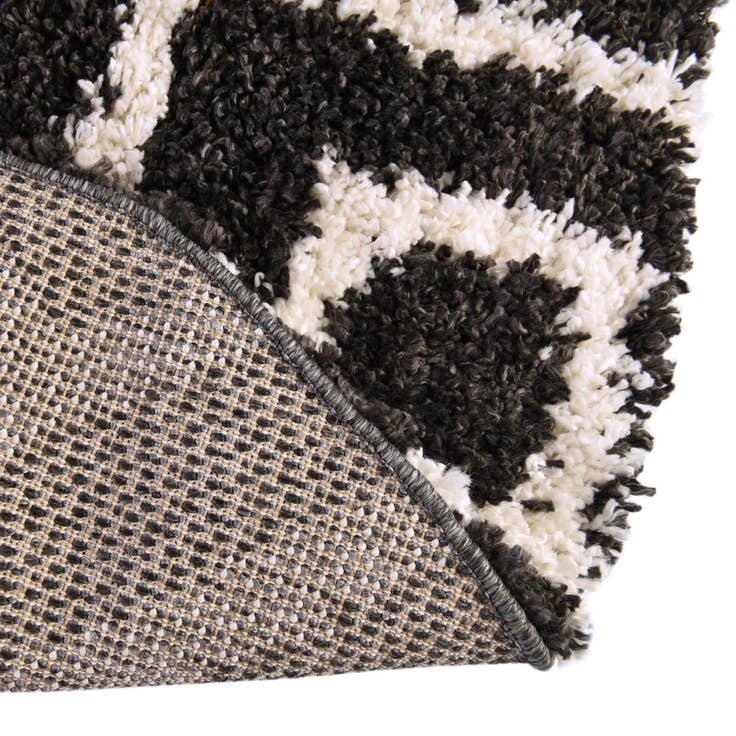 Detail image of 5' 3 x 5' 3 Lagom Shag Round Rug
