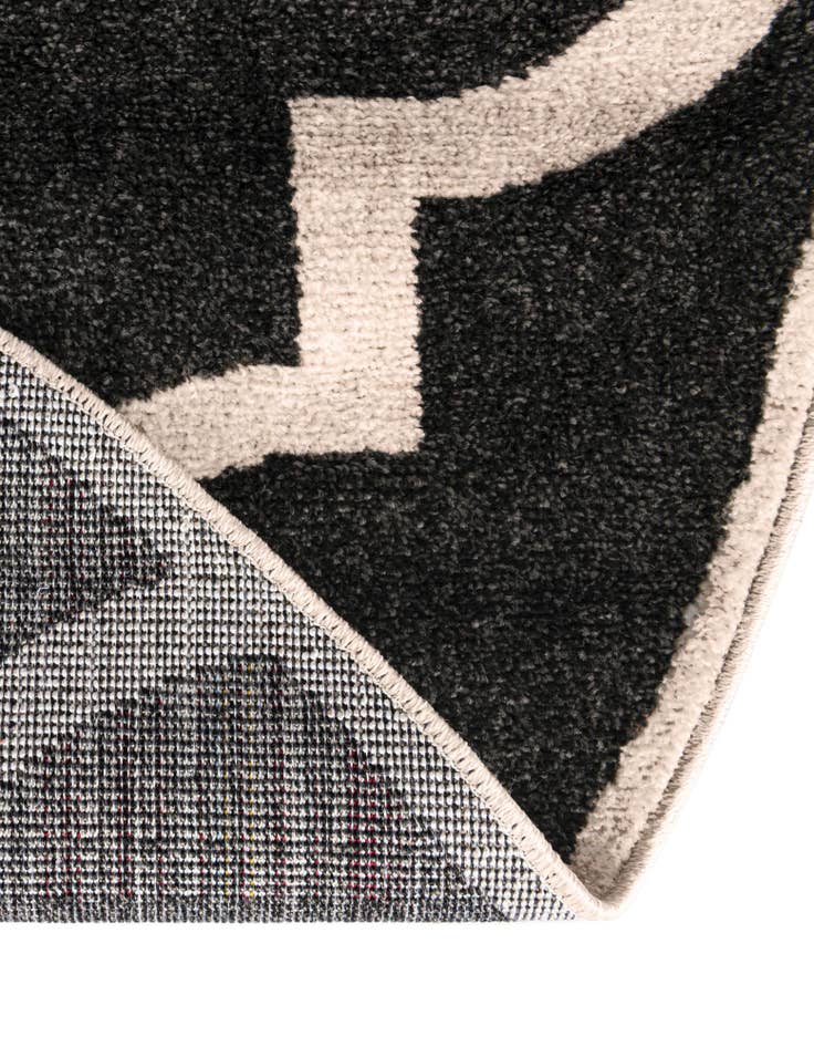 Detail image of 6' x 6' Lattice Round Rug