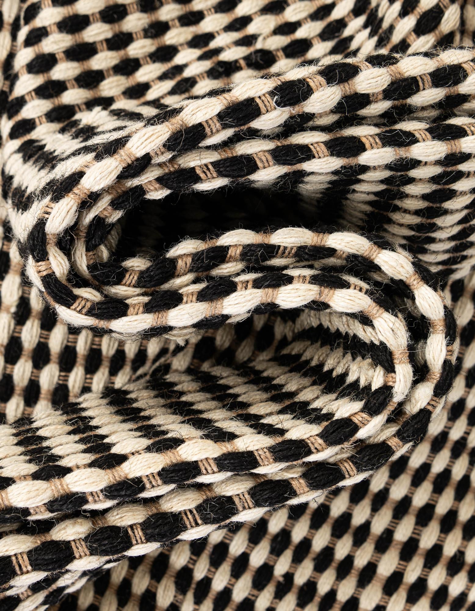 7' 10 x 7' 10 Hand Woven Laurel Handwoven Jute Round Rug