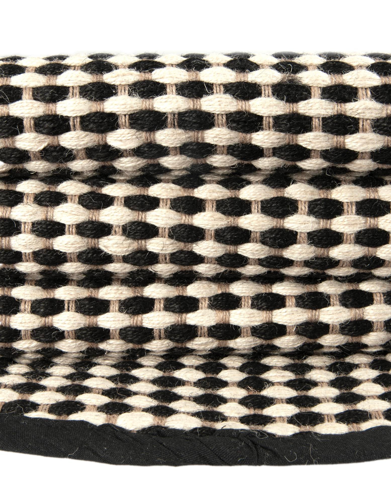 7' 10 x 7' 10 Hand Woven Laurel Handwoven Jute Round Rug