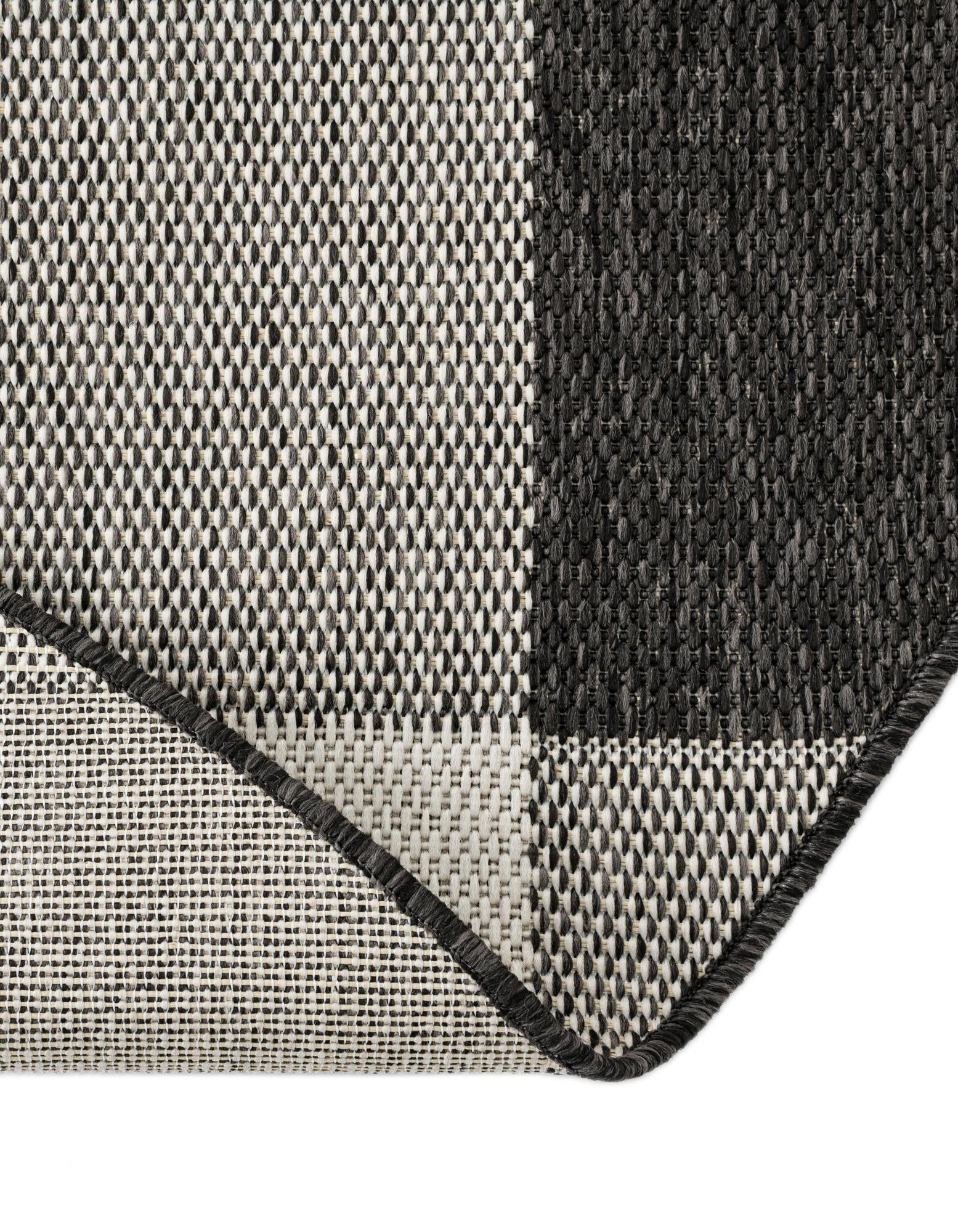3' x 3' Easy-Clean Checkered Indoor / Outdoor Round Rug