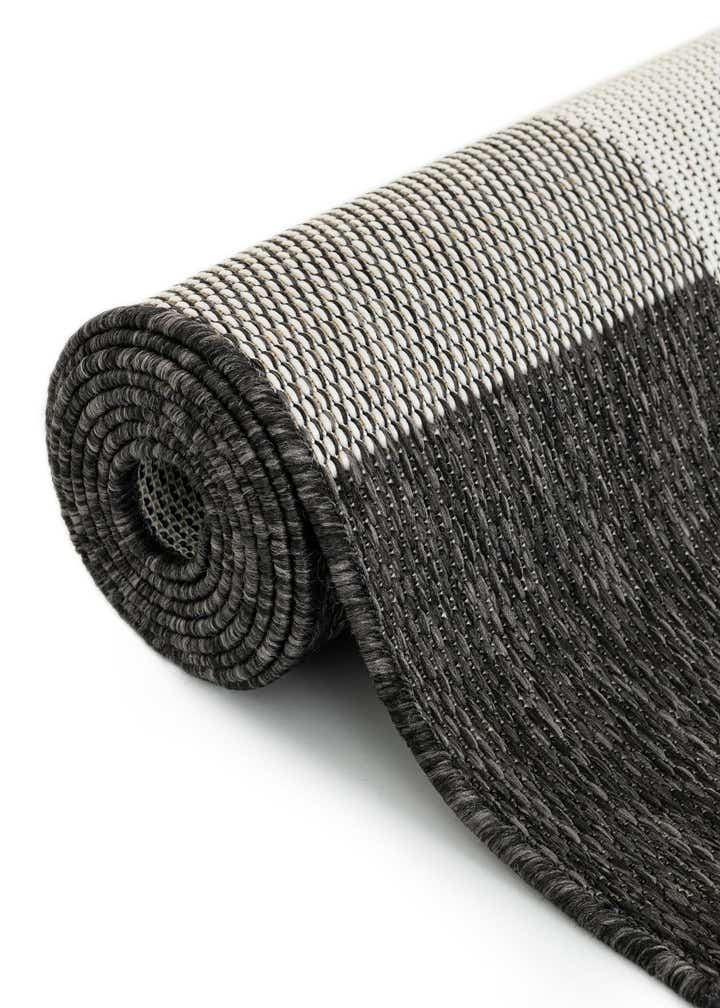 3' x 3' Easy-Clean Checkered Indoor / Outdoor Round Rug