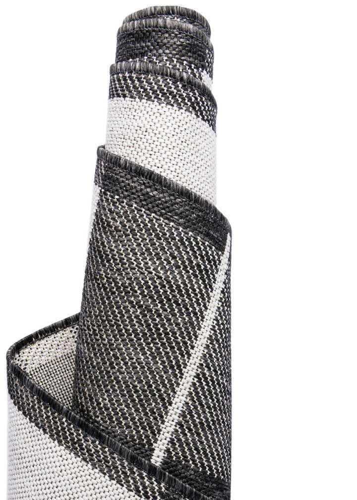 6' x 6' Easy-Clean Checkered Indoor / Outdoor Round Rug