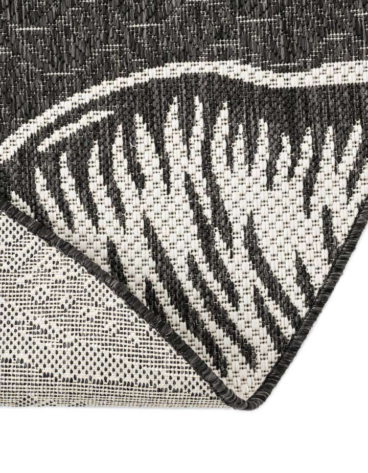 12' x 12' Easy-Clean Coastal Indoor / Outdoor Round Rug
