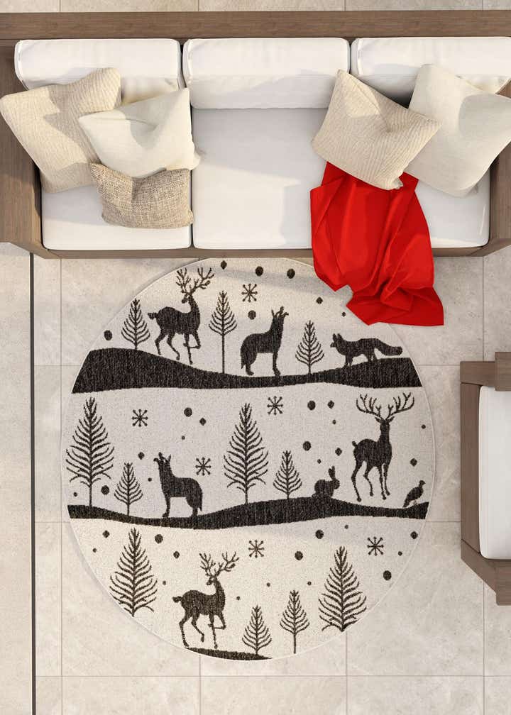 7' 10 x 7' 10 Easy-Clean Holiday Indoor / Outdoor Round Rug