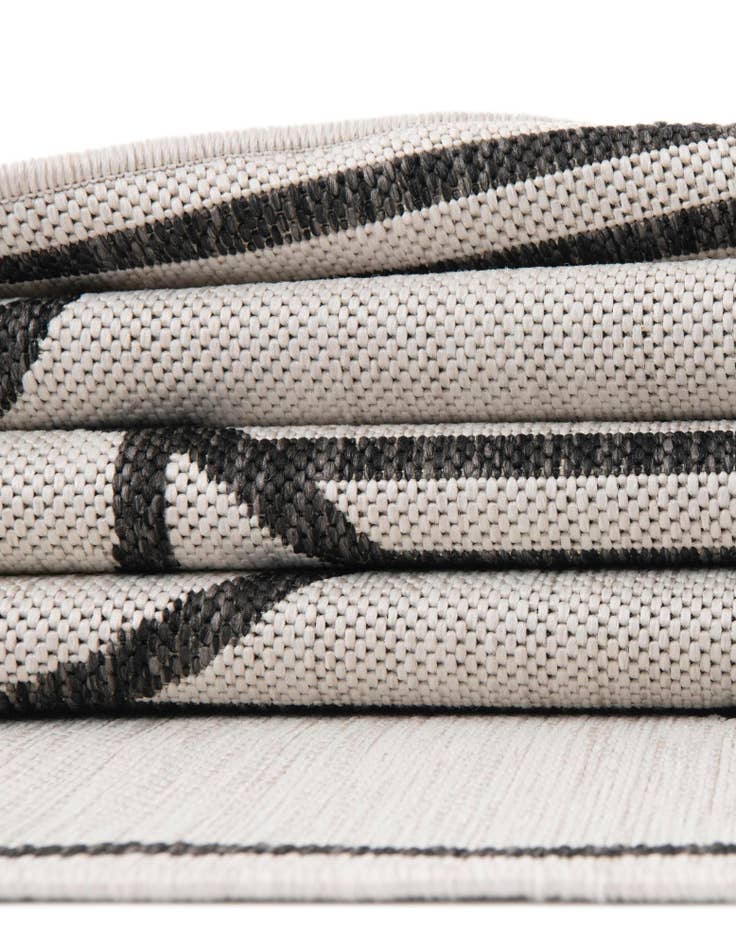 Detail image of 12' x 12' Easy-Clean Modern Indoor / Outdoor Round Rug