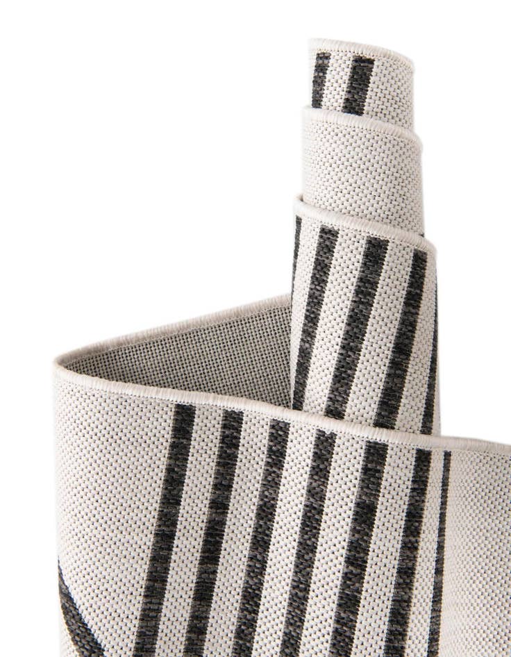Detail image of 12' x 12' Easy-Clean Modern Indoor / Outdoor Round Rug