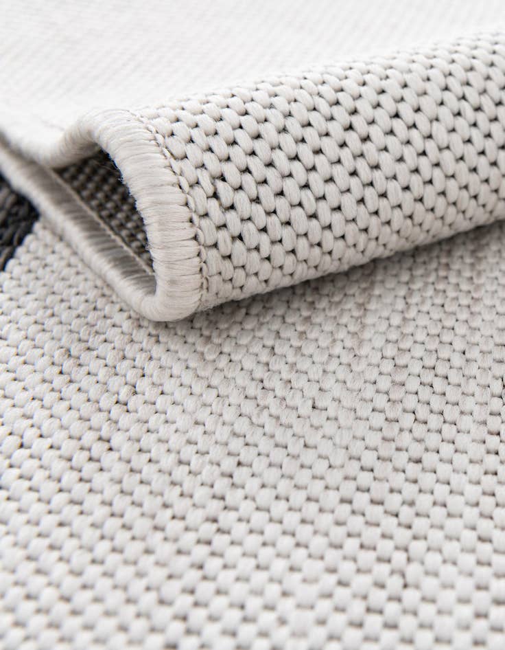 Detail image of 6' x 6' Easy-Clean Modern Indoor / Outdoor Round Rug