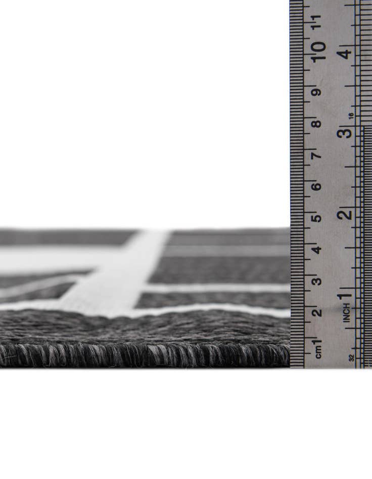 Detail image of 6' x 6' Easy-Clean Modern Indoor / Outdoor Round Rug