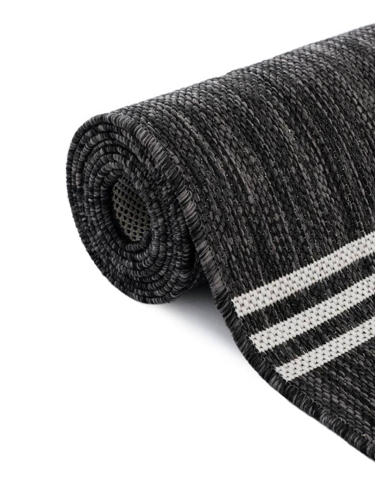 Detail image of 6' x 6'  Washable Modern Indoor / Outdoor Round Rug