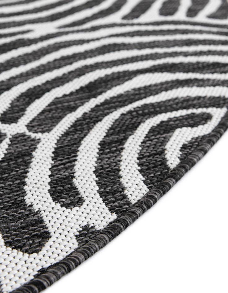 Detail image of 10' x 10' Easy-Clean Modern Indoor / Outdoor Round Rug
