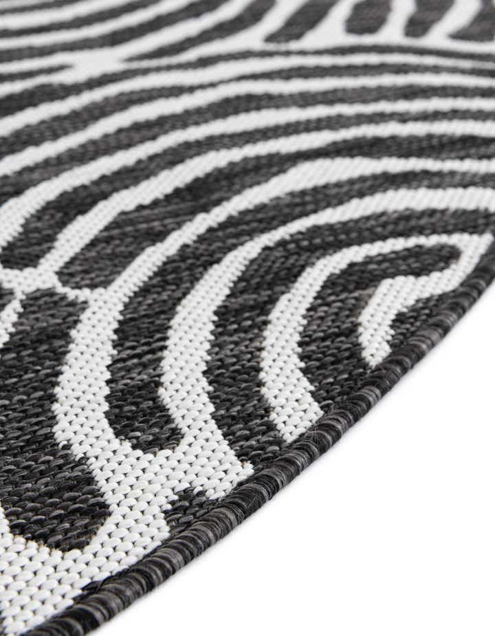 13' x 13' Easy-Clean Modern Indoor / Outdoor Round Rug