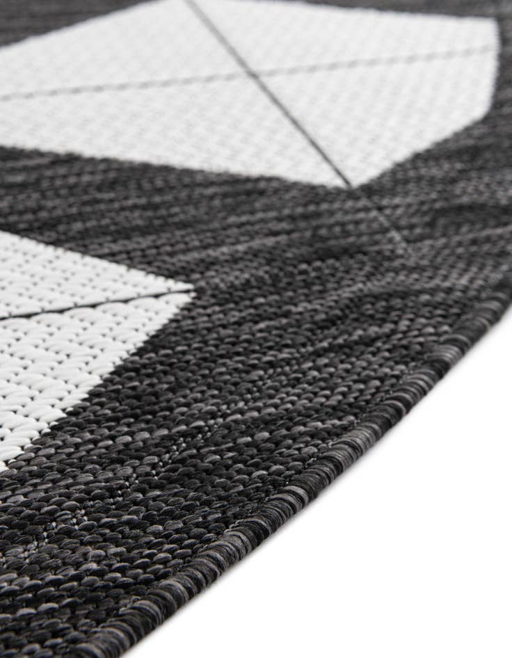 Detail image of 7' 10 x 7' 10 Easy-Clean Modern Indoor / Outdoor Round Rug