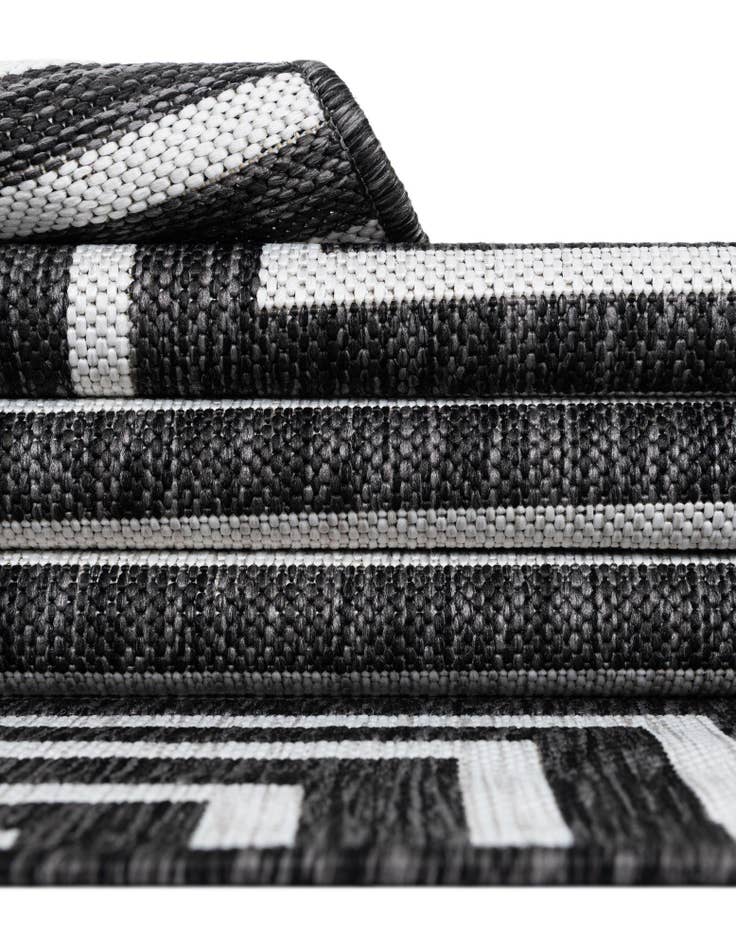 Detail image of 4' x 4' Easy-Clean Modern Indoor / Outdoor Round Rug