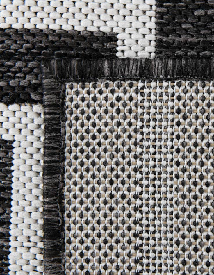 Detail image of 4' x 4' Easy-Clean Modern Indoor / Outdoor Round Rug