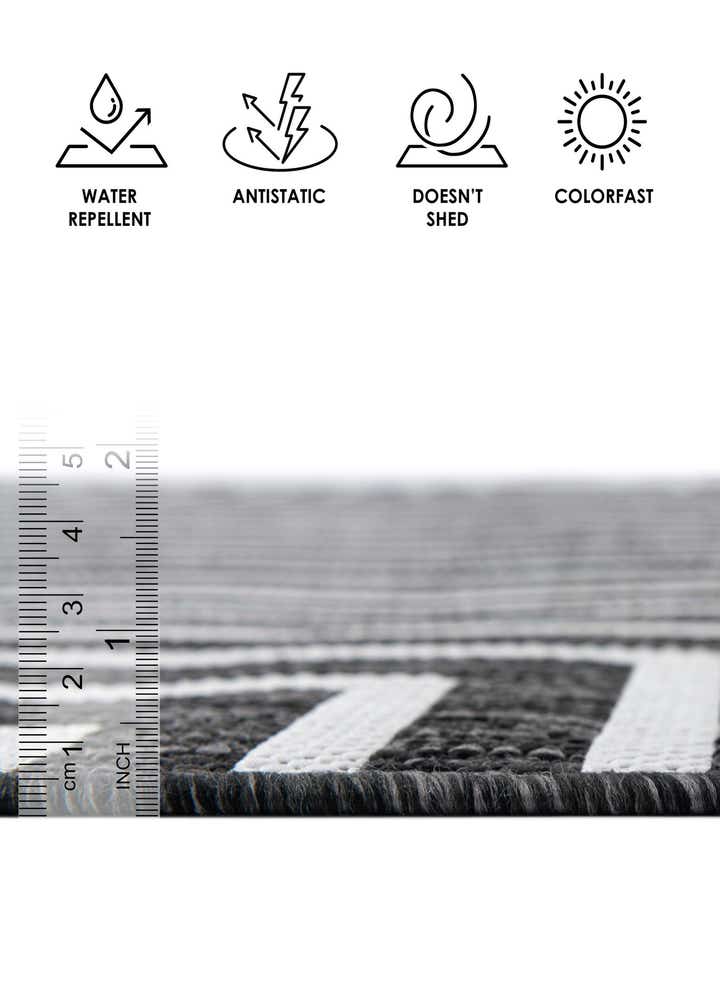 10' x 10' Easy-Clean Modern Indoor / Outdoor Round Rug