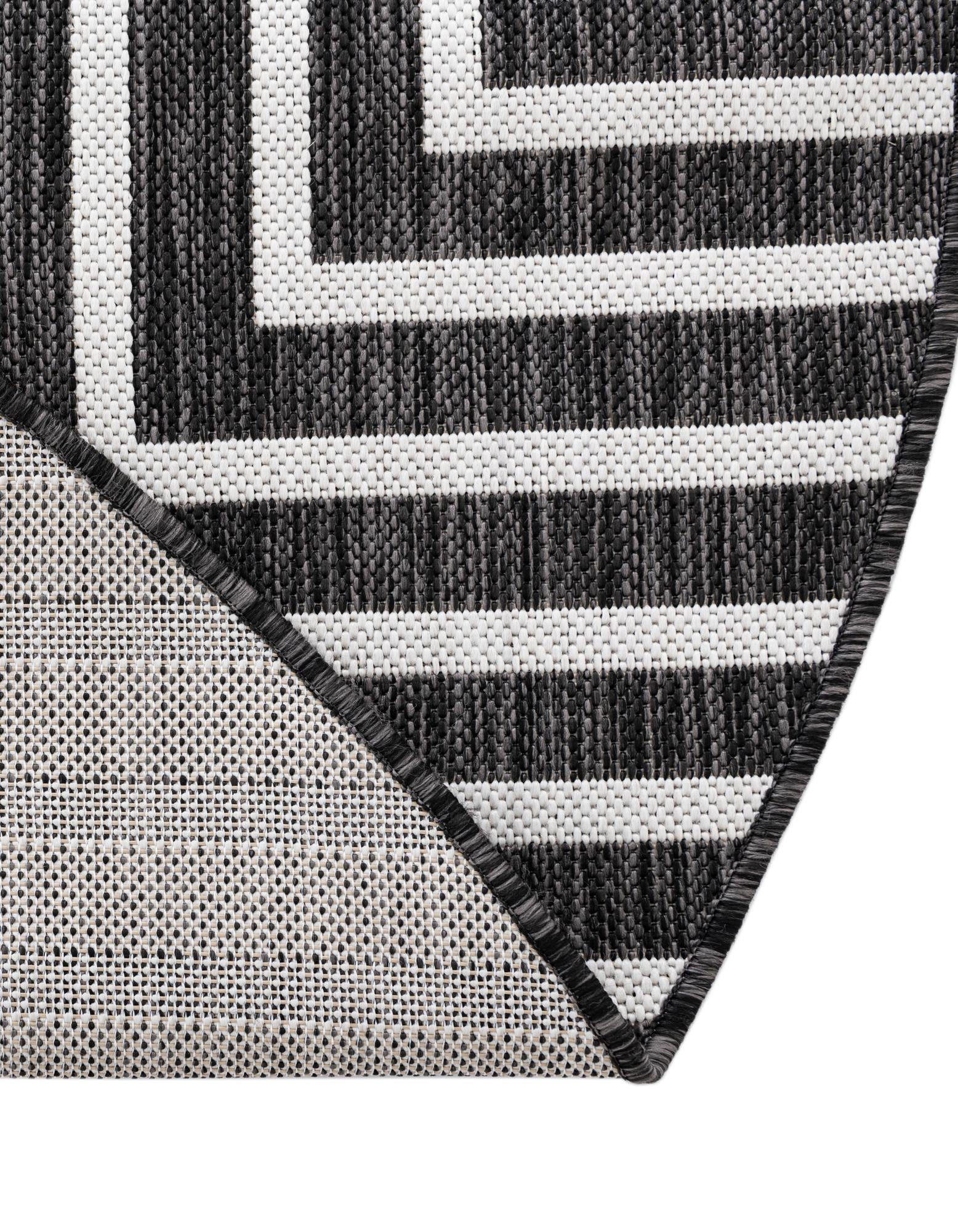 10' x 10' Easy-Clean Modern Indoor / Outdoor Round Rug