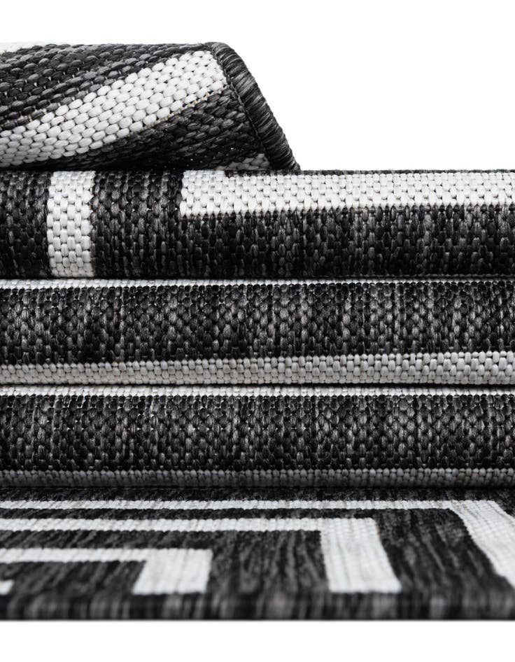 Detail image of 10' x 10' Easy-Clean Modern Indoor / Outdoor Round Rug