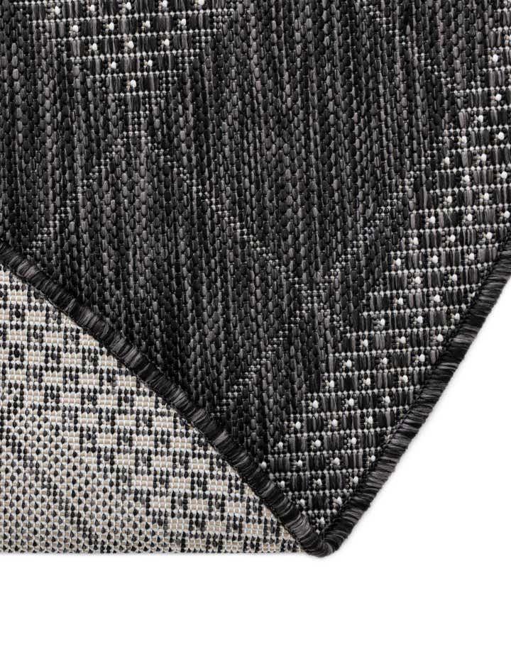3' 1 x 3' 1 Easy-Clean Modern Indoor / Outdoor Round Rug