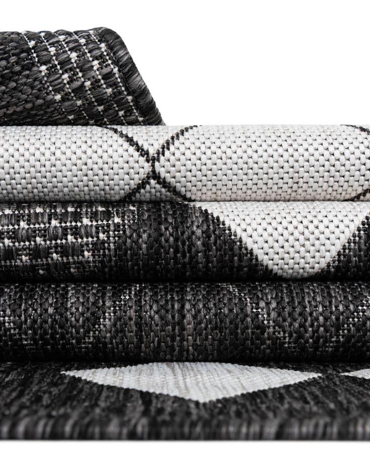 Detail image of 6' x 6' Easy-Clean Modern Indoor / Outdoor Round Rug