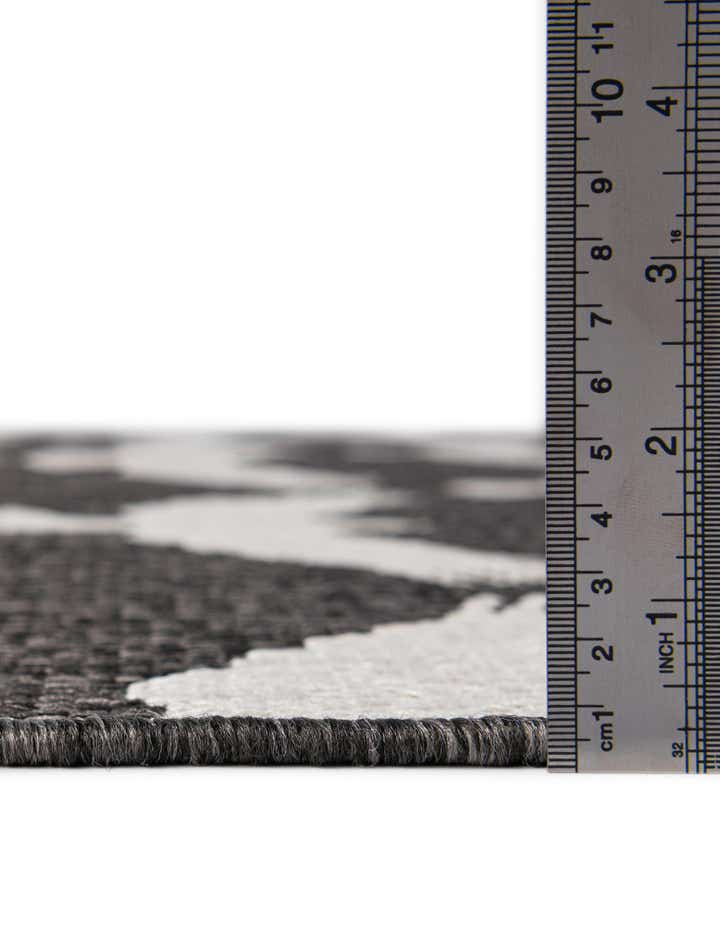 10' x 10' Easy-Clean Modern Indoor / Outdoor Round Rug