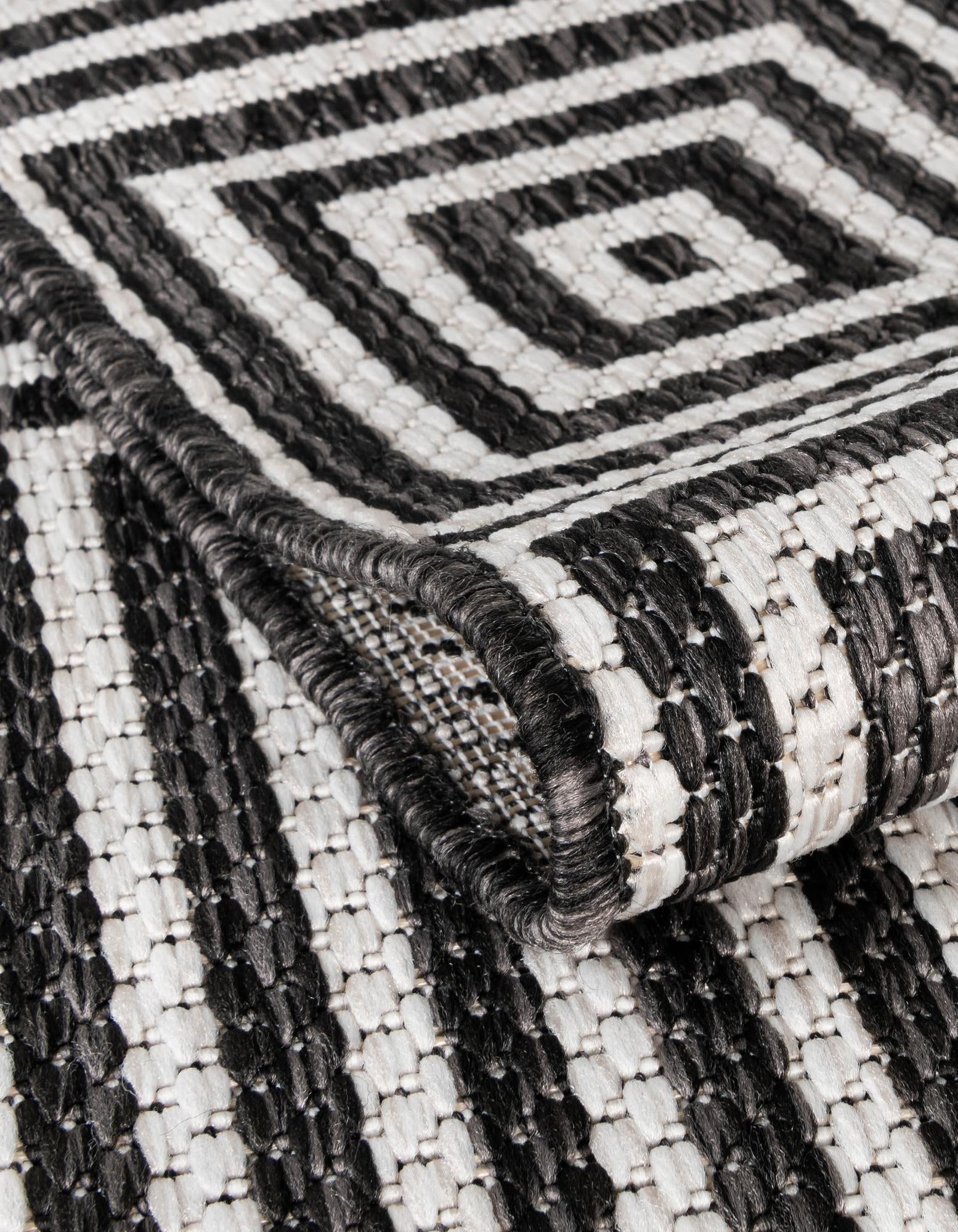 13' x 13' Easy-Clean Modern Indoor / Outdoor Round Rug