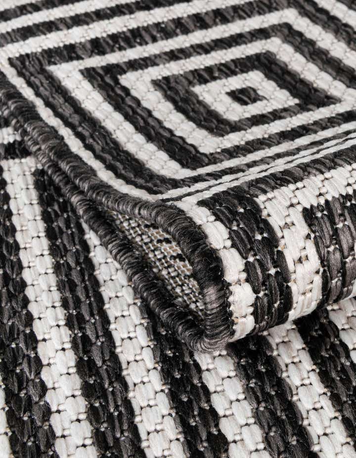 13' x 13' Easy-Clean Modern Indoor / Outdoor Round Rug