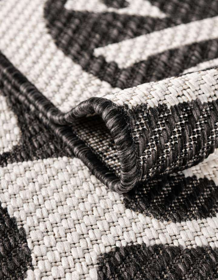 12' x 12' Easy-Clean Modern Indoor / Outdoor Round Rug