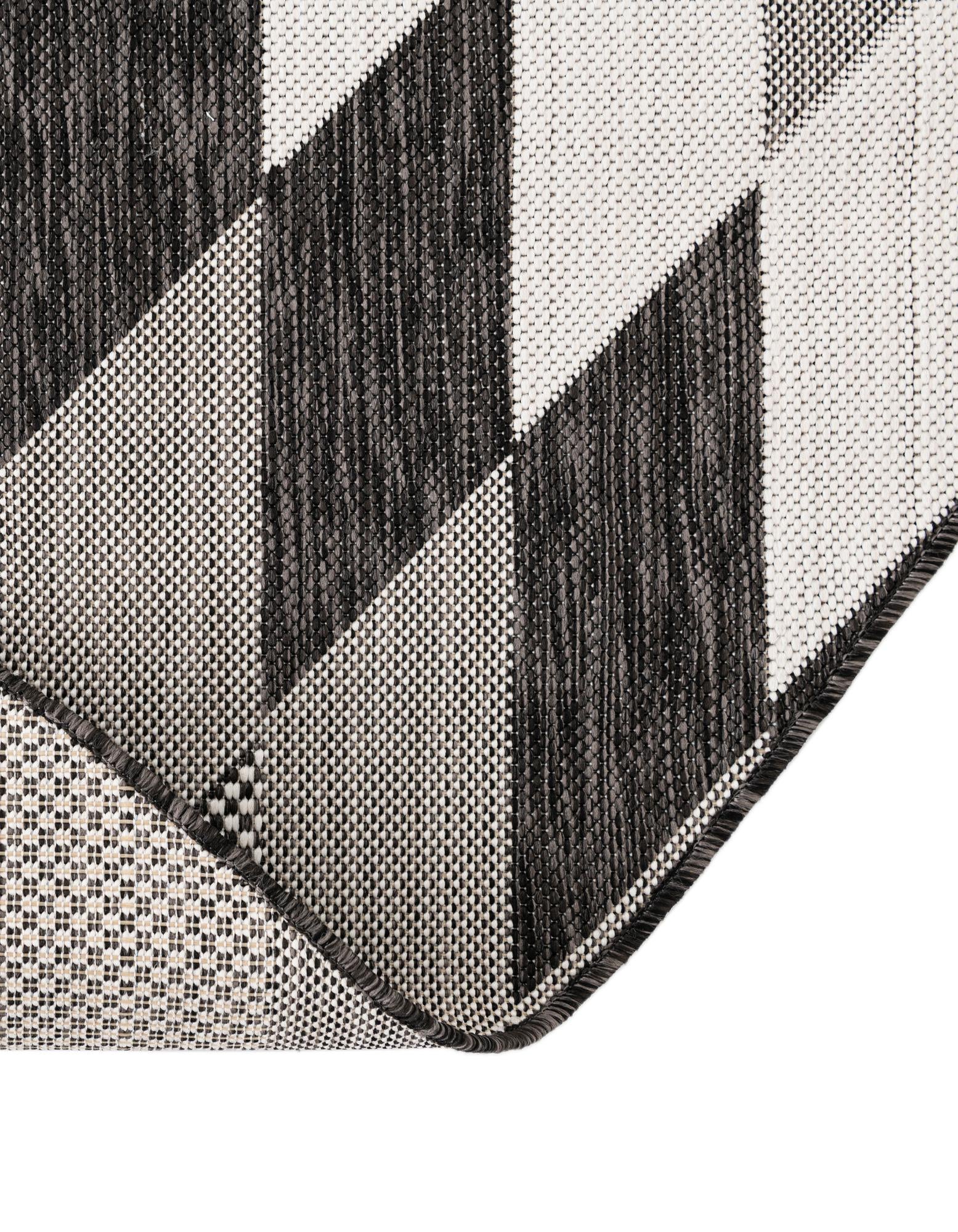 10' x 10' Easy-Clean Modern Indoor / Outdoor Round Rug