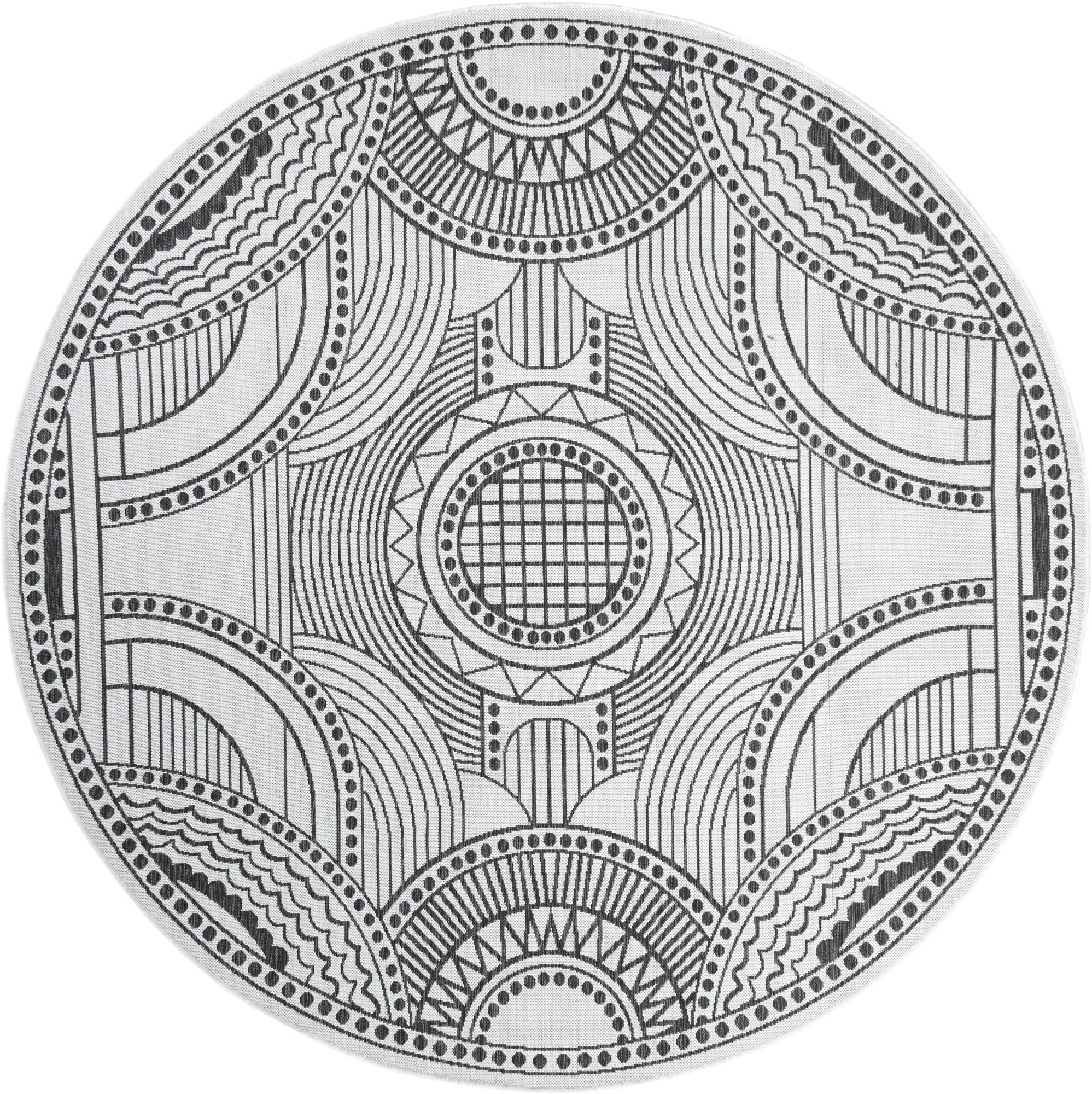 7' 10 x 7' 10 Easy-Clean Traditional Indoor / Outdoor Round Rug