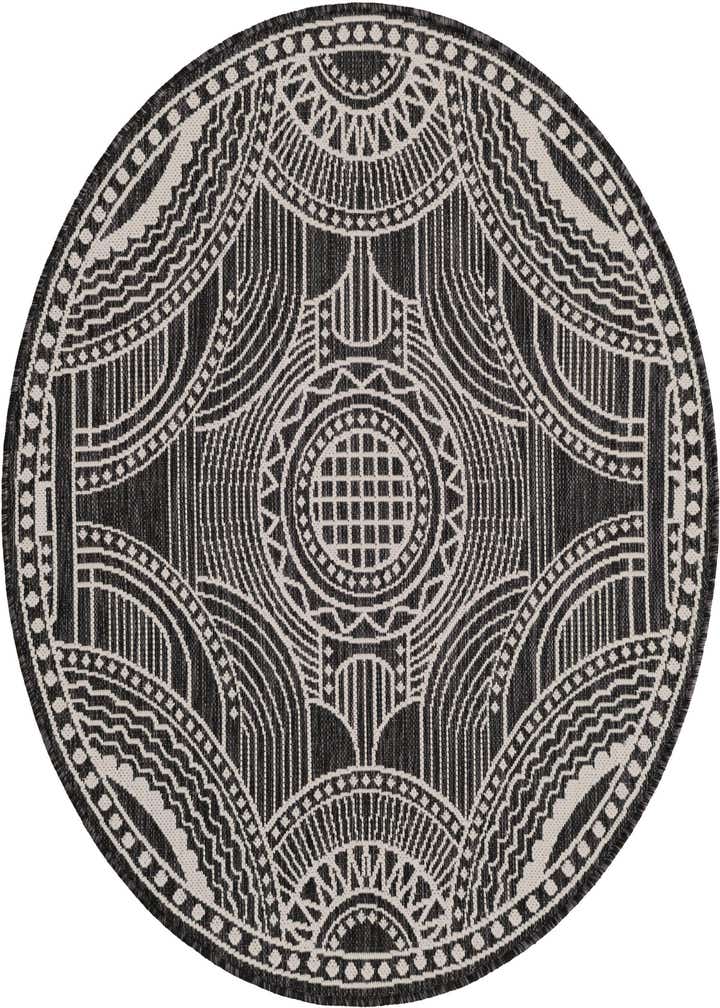 4' 1 x 4' 1 Easy-Clean Traditional Indoor / Outdoor Round Rug