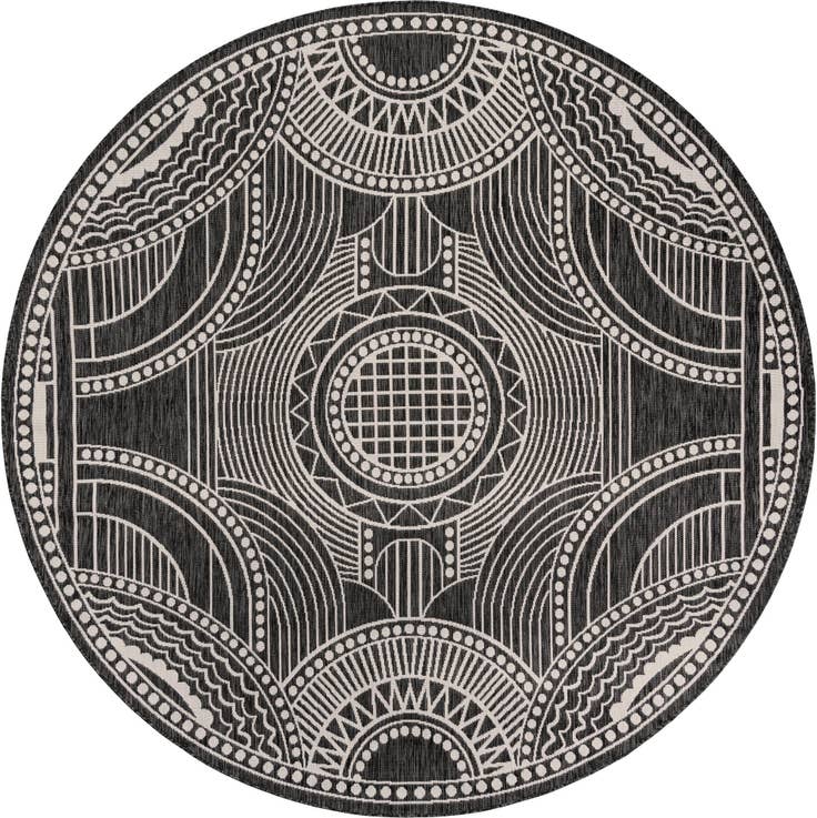 Detail image of 7' 10 x 7' 10 Easy-Clean Traditional Indoor / Outdoor Round Rug