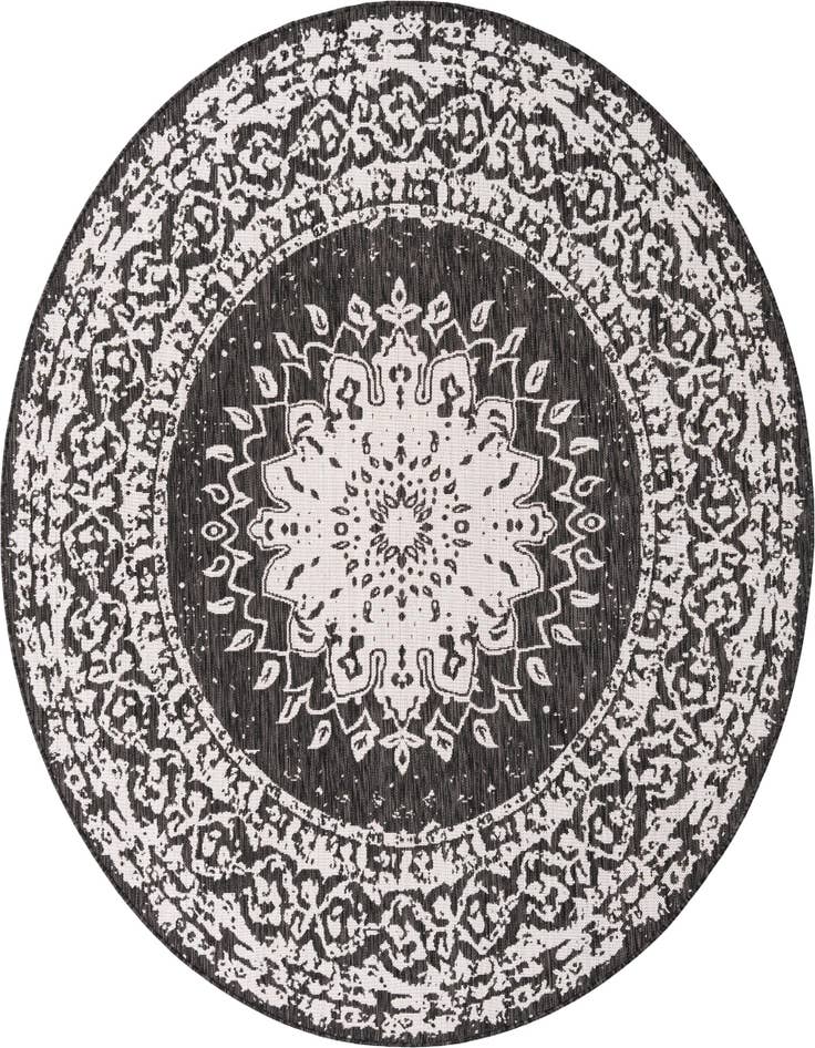 Detail image of 7' 10 x 7' 10 Easy-Clean Traditional Indoor / Outdoor Round Rug
