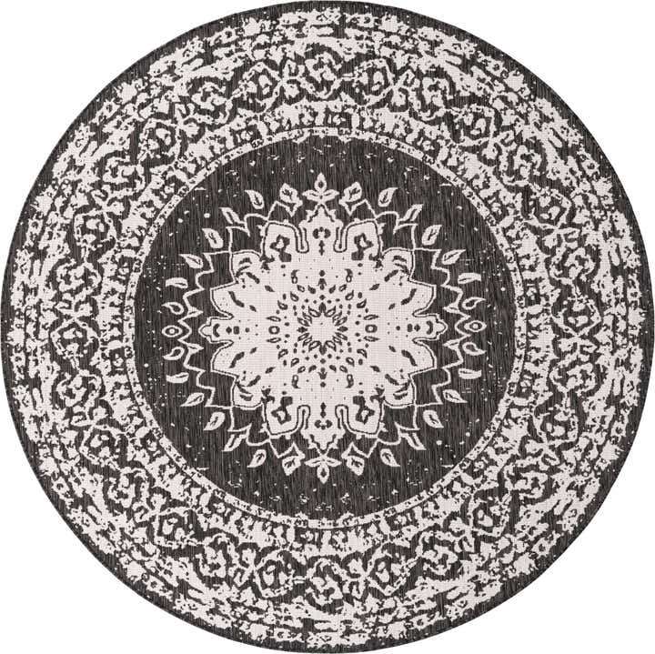 7' 10 x 7' 10 Easy-Clean Traditional Indoor / Outdoor Round Rug