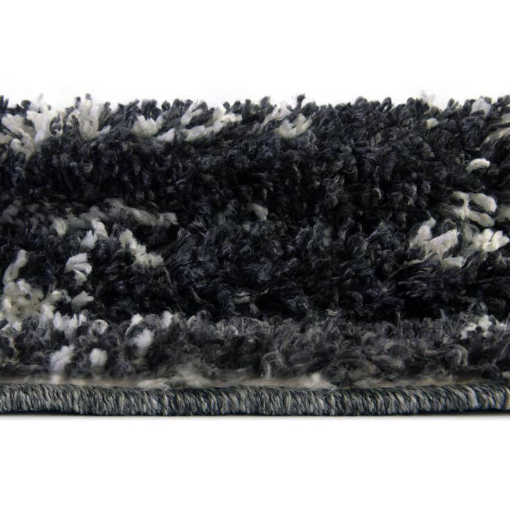 Detail image of 8' x 8' Serenity Shag Round Rug