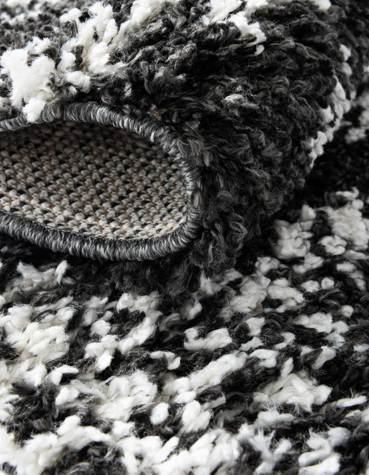 Detail image of 4' x 4' Serenity Shag Round Rug