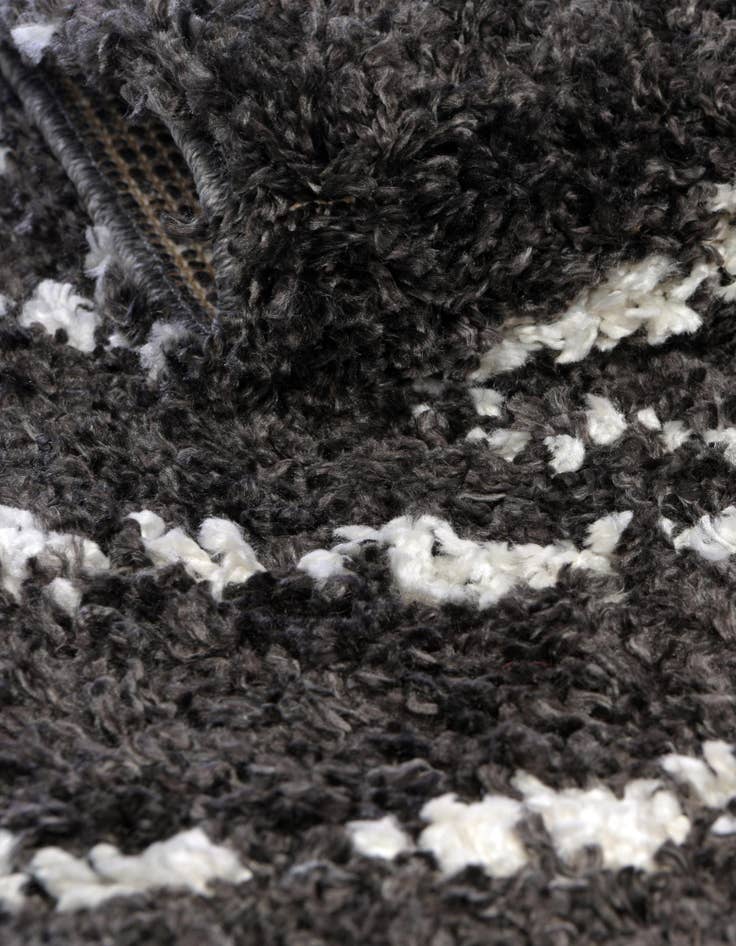 Detail image of 5' 3 x 5' 3 Serenity Shag Round Rug